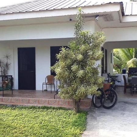 Riverside Transient House/Balingasay-Patar Beach Appartement Buitenkant foto